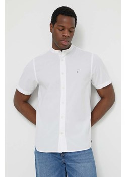 Tommy Hilfiger koszula bawełniana męska kolor biały regular ze stójką MW0MW35275 ze sklepu ANSWEAR.com w kategorii Koszule męskie - zdjęcie 170526971
