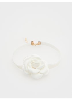 Reserved - Naszyjnik z różą - złamana biel ze sklepu Reserved w kategorii Naszyjniki - zdjęcie 170532190