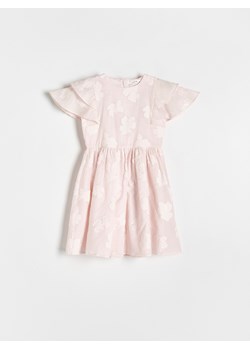 Reserved - Sukienka w kwiaty - pastelowy róż ze sklepu Reserved w kategorii Sukienki dziewczęce - zdjęcie 170532310