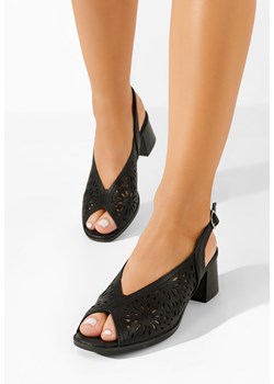 Czarne sandały damskie na słupku Sotina ze sklepu Zapatos w kategorii Sandały damskie - zdjęcie 170534704