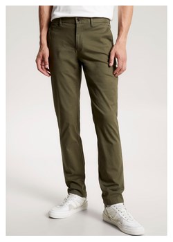 Tommy Hilfiger Spodnie chino w kolorze khaki ze sklepu Limango Polska w kategorii Spodnie męskie - zdjęcie 170552862