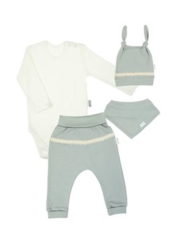 Komplet dziewczęcy czapka + apaszka + body, spodnie ecru ze sklepu 5.10.15 w kategorii Komplety niemowlęce - zdjęcie 170556030