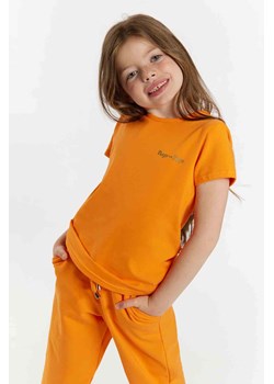 Pomarańczowy t-shirt dla dziewczynki z napisem Tup Tup ze sklepu 5.10.15 w kategorii Bluzki dziewczęce - zdjęcie 170556213