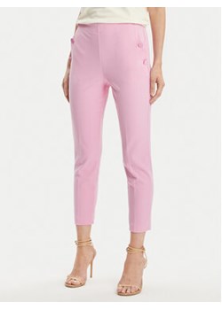 ViCOLO Spodnie materiałowe TB0113 Różowy Regular Fit ze sklepu MODIVO w kategorii Spodnie damskie - zdjęcie 170556640