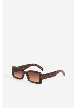H & M - Prostokątne okulary przeciwsłoneczne - Beżowy ze sklepu H&M w kategorii Okulary przeciwsłoneczne męskie - zdjęcie 170568664