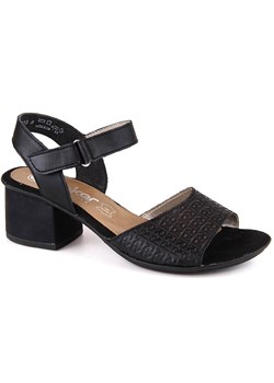 Skórzane komfortowe sandały damskie na obcasie na rzep czarne Rieker 64693-00 ze sklepu ButyModne.pl w kategorii Sandały damskie - zdjęcie 170568893