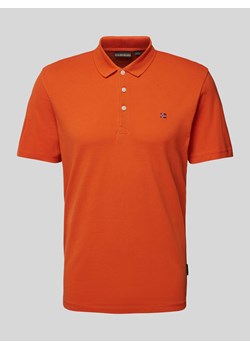 Koszulka polo o kroju slim fit z wyhaftowanym logo model ‘EALIS’ ze sklepu Peek&Cloppenburg  w kategorii T-shirty męskie - zdjęcie 170573801