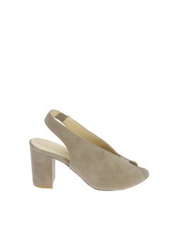 Beżowe zamszowe sandały na klocku ze sklepu Laura Messi w kategorii Sandały damskie - zdjęcie 170574653