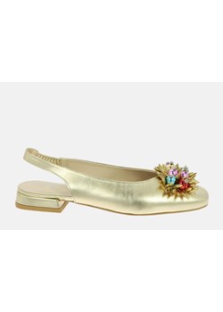 Złote sandały płaskie z ozdobą ze sklepu Laura Messi w kategorii Balerinki - zdjęcie 170575024