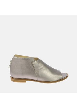 Złote płaskie sandałki ze sklepu Laura Messi w kategorii Sandały damskie - zdjęcie 170575124