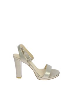 Złote skórzane sandały z paskiem dookoła kostki ze sklepu Laura Messi w kategorii Sandały damskie - zdjęcie 170575151