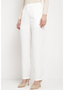 Białe Spodnie Regular z Wyższym Stanem i Prostymi Nogawkami Arcadiasa ze sklepu Born2be Odzież w kategorii Spodnie damskie - zdjęcie 170580654