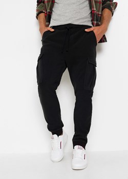 Spodnie z polaru z kieszeniami na nogawkach, Regular Fit ze sklepu bonprix w kategorii Spodnie męskie - zdjęcie 170595932