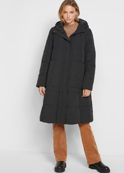 Szeroki płaszcz pikowany w linii litery A, z kapturem i naszywanymi kieszeniami ze sklepu bonprix w kategorii Płaszcze damskie - zdjęcie 170599714