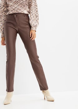 Spodnie ze sztucznej skóry, z ukośnym paskiem ze sklepu bonprix w kategorii Spodnie damskie - zdjęcie 170605432