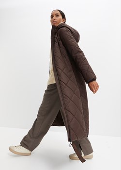 Długi płaszcz pikowany z kapturem ze sklepu bonprix w kategorii Płaszcze damskie - zdjęcie 170605671