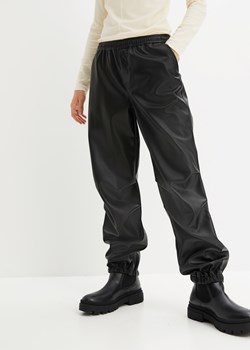 Spodnie ze sztucznej skóry ze sklepu bonprix w kategorii Spodnie damskie - zdjęcie 170605693