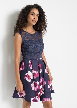 Sukienka w kwiaty ze sklepu bonprix w kategorii Sukienki - zdjęcie 170618900