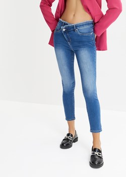 Dżinsy SKINNY z asymetrycznym paskiem w talii ze sklepu bonprix w kategorii Jeansy damskie - zdjęcie 170618990