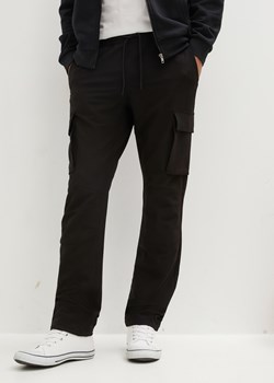 Spodnie funkcjonalne Regular Fit Straight ze sklepu bonprix w kategorii Spodnie męskie - zdjęcie 170620402