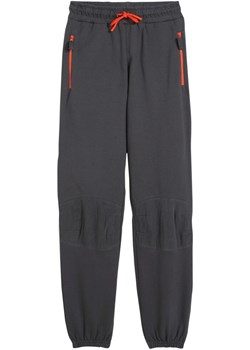 Mocne spodnie dresowe chłopięce z bawełny organicznej ze sklepu bonprix w kategorii Spodnie chłopięce - zdjęcie 170621021