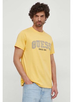 Guess t-shirt bawełniany męski kolor żółty z aplikacją M4GI62 I3Z14 ze sklepu ANSWEAR.com w kategorii T-shirty męskie - zdjęcie 170624204