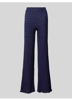 Spodnie z fakturowanym wzorem ze sklepu Peek&Cloppenburg  w kategorii Spodnie damskie - zdjęcie 170635194