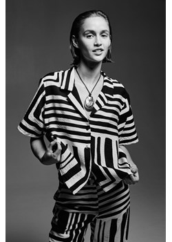H & M - Koszula z otwartymi klapami - Czarny ze sklepu H&M w kategorii Koszule damskie - zdjęcie 170635762