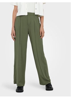 ONLY Spodnie materiałowe Nova 15306567 Zielony Regular Fit ze sklepu MODIVO w kategorii Spodnie damskie - zdjęcie 170640550