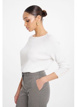 Sweter damski raglan z ozdobnymi guzikami przy rękawach biały ze sklepu 5.10.15 w kategorii Swetry damskie - zdjęcie 170641883