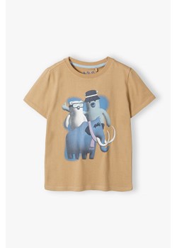 Bawełniany beżowy t-shirt dla chłopca z nadrukami ze sklepu 5.10.15 w kategorii T-shirty chłopięce - zdjęcie 170642021
