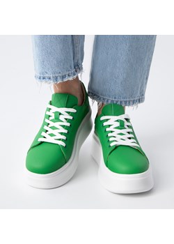 Damskie sneakersy ze skóry na grubej podeszwie klasyczne zielone ze sklepu WITTCHEN w kategorii Buty sportowe damskie - zdjęcie 170664354