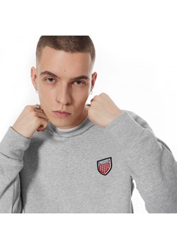 Męska bluza dresowa nierozpinana bez kaptura Prosto Crewneck Bazy - szara ze sklepu Sportstylestory.com w kategorii Bluzy męskie - zdjęcie 170665971