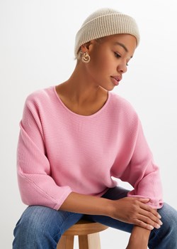 Sweter oversize w prążek ze sklepu bonprix w kategorii Swetry damskie - zdjęcie 170682954
