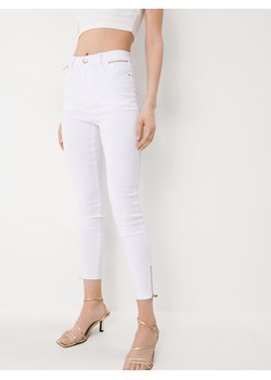 Mohito - Białe spodnie skinny - biały ze sklepu Mohito w kategorii Spodnie damskie - zdjęcie 170686802