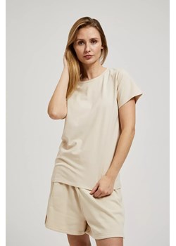 Gładka bluzka z krótkimi rękawami beżowa ze sklepu Moodo.pl w kategorii Bluzki damskie - zdjęcie 170693591