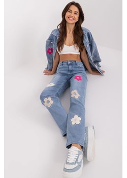 Spodnie jeansowe w kolorowe kwiaty ze sklepu 5.10.15 w kategorii Komplety i garnitury damskie - zdjęcie 170712494
