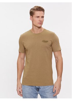 Guess T-Shirt M4RI49 KBL31 Beżowy Slim Fit ze sklepu MODIVO w kategorii T-shirty męskie - zdjęcie 170712742