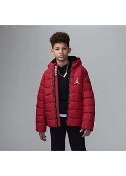 Gruba kurtka puchowa z kapturem dla dużych dzieci Jordan - Czerwony ze sklepu Nike poland w kategorii Kurtki chłopięce - zdjęcie 170716710
