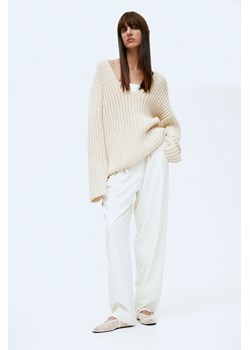 H & M - Zwężane spodnie z diagonalu - Biały ze sklepu H&M w kategorii Spodnie damskie - zdjęcie 170716981