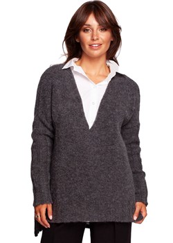 Wełniany sweter z dłuższym tyłem grafitowy BK083, Kolor grafitowy, Rozmiar L/XL, BeWear ze sklepu Primodo w kategorii Swetry damskie - zdjęcie 170718181