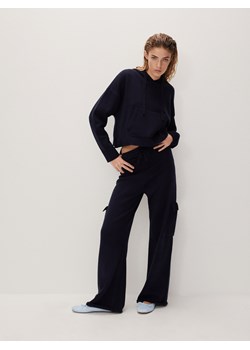 Reserved - Szerokie dzianinowe spodnie z kieszeniami - granatowy ze sklepu Reserved w kategorii Spodnie damskie - zdjęcie 170721103