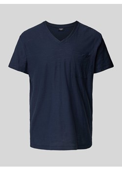 T-shirt z dekoltem w serek i kieszenią na piersi ze sklepu Peek&Cloppenburg  w kategorii T-shirty męskie - zdjęcie 170727163