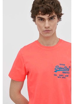 Superdry t-shirt bawełniany męski kolor różowy z nadrukiem ze sklepu ANSWEAR.com w kategorii T-shirty męskie - zdjęcie 170734234