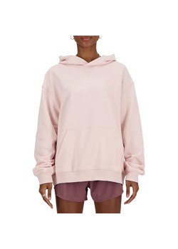 Bluza New Balance WT41537OUK - różowa ze sklepu streetstyle24.pl w kategorii Bluzy damskie - zdjęcie 170751022