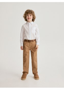Reserved - Spodnie chino z paskiem - brązowy ze sklepu Reserved w kategorii Spodnie chłopięce - zdjęcie 170756623