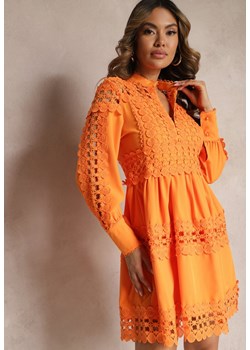 Pomarańczowa Koronkowa Sukienka z Ozdobnym Dekoltem Sweeney ze sklepu Renee odzież w kategorii Sukienki - zdjęcie 170777684