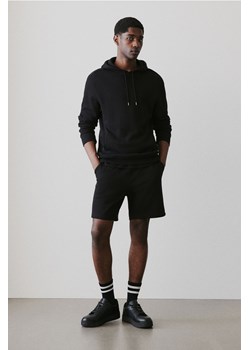 H & M - Szorty dresowe Regular Fit - Czarny ze sklepu H&M w kategorii Spodenki męskie - zdjęcie 170781880