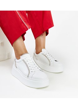 Białe skórzane sneakersy z cyrkoniami Karino ze sklepu gemre w kategorii Buty sportowe damskie - zdjęcie 170795664