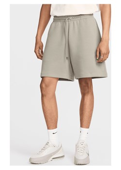 Męskie spodenki z dzianiny Nike Sportswear Tech Fleece Reimagined - Szary ze sklepu Nike poland w kategorii Spodenki męskie - zdjęcie 170797013
